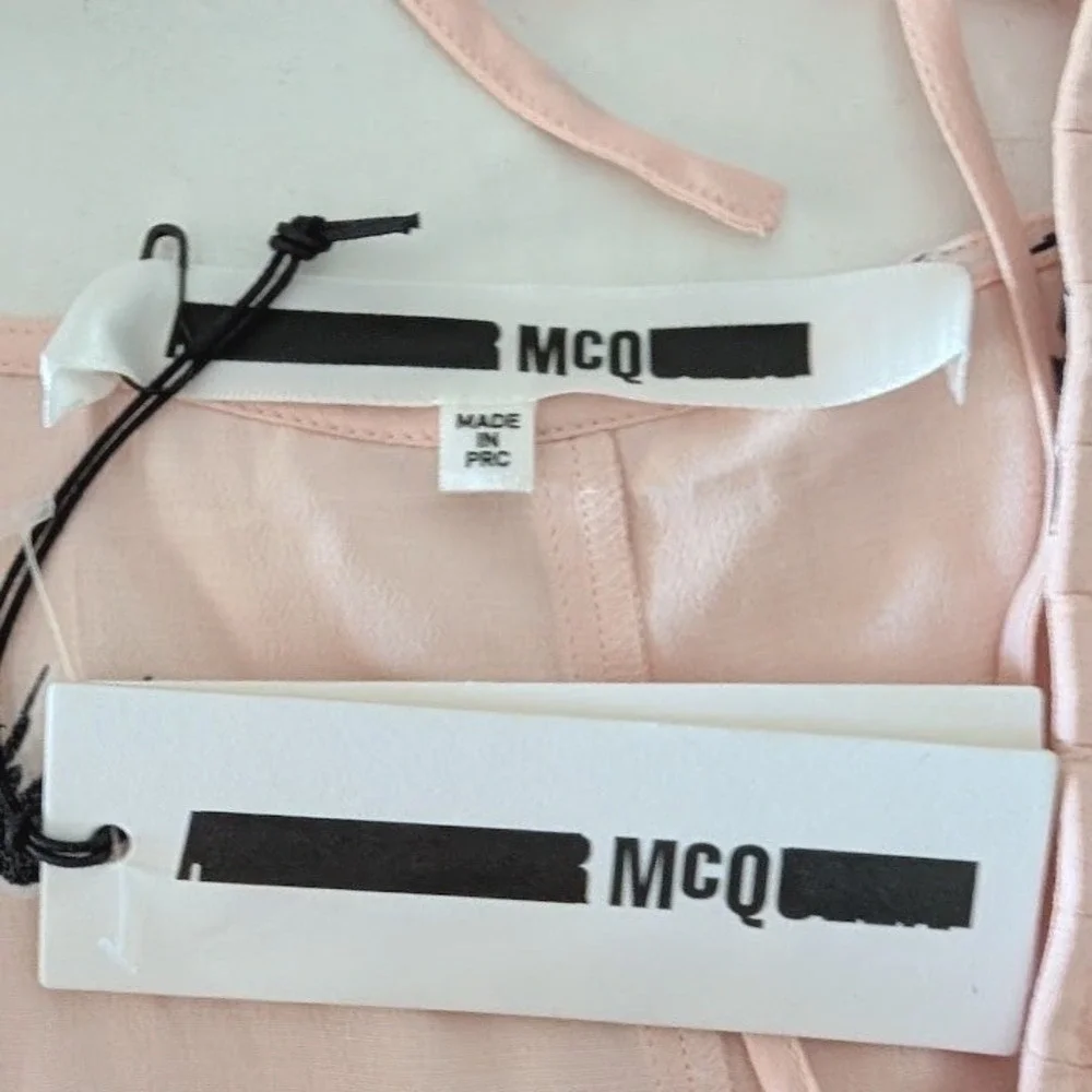 McQ Alexander McQueen Pink Swallow Bird Print Cold Shoulder Ruffle Top Size 44 - Picture 7 of 11